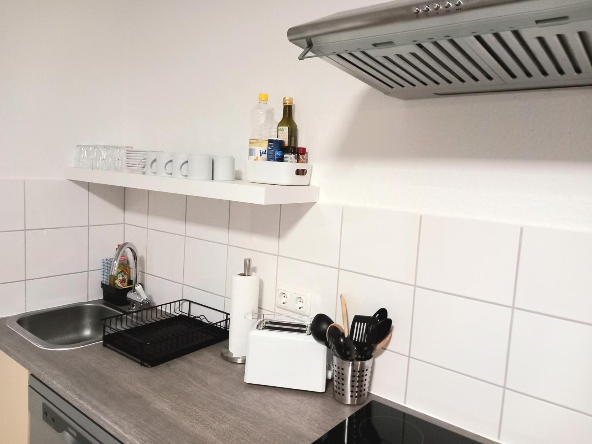 City Apartment Duisburg 2#Netflix &Wlan &Kingsize Bett & Kaffee Maschine & Central & 500M Innenhafen & 2 Min U Bahn Exterior photo